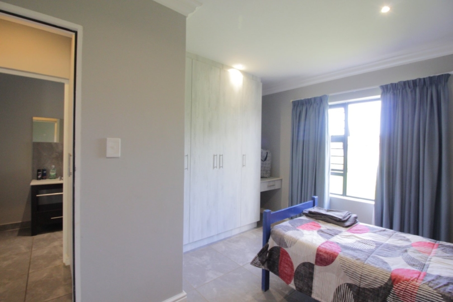 5 Bedroom Property for Sale in Noorsekloof Eastern Cape